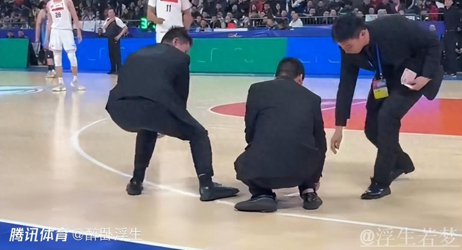 四川男篮因观众干扰比赛被处罚