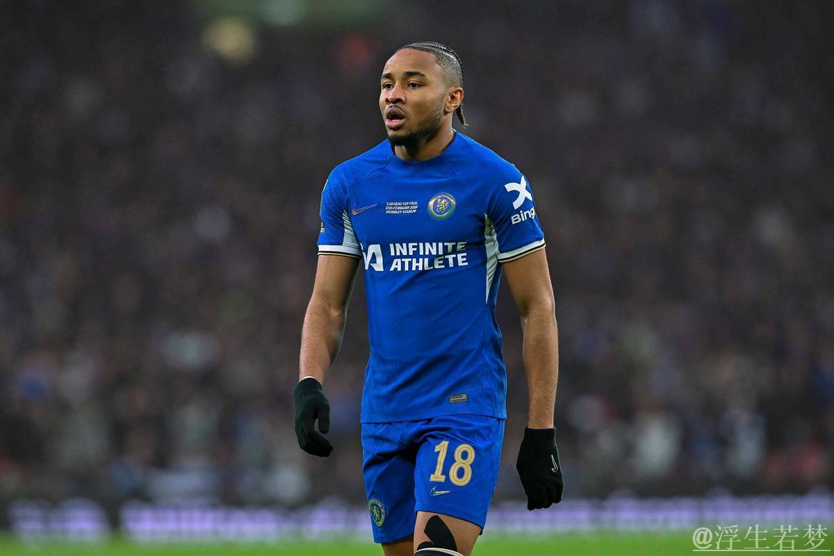 加纳乔与恩昆库互换是否等值？记者犀利点评引热议