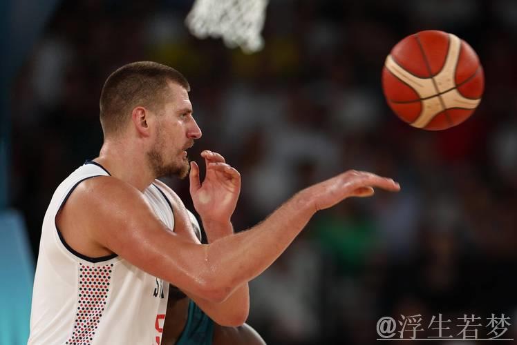 约基奇精准高抛助攻 沃特森空接双扣暴扣